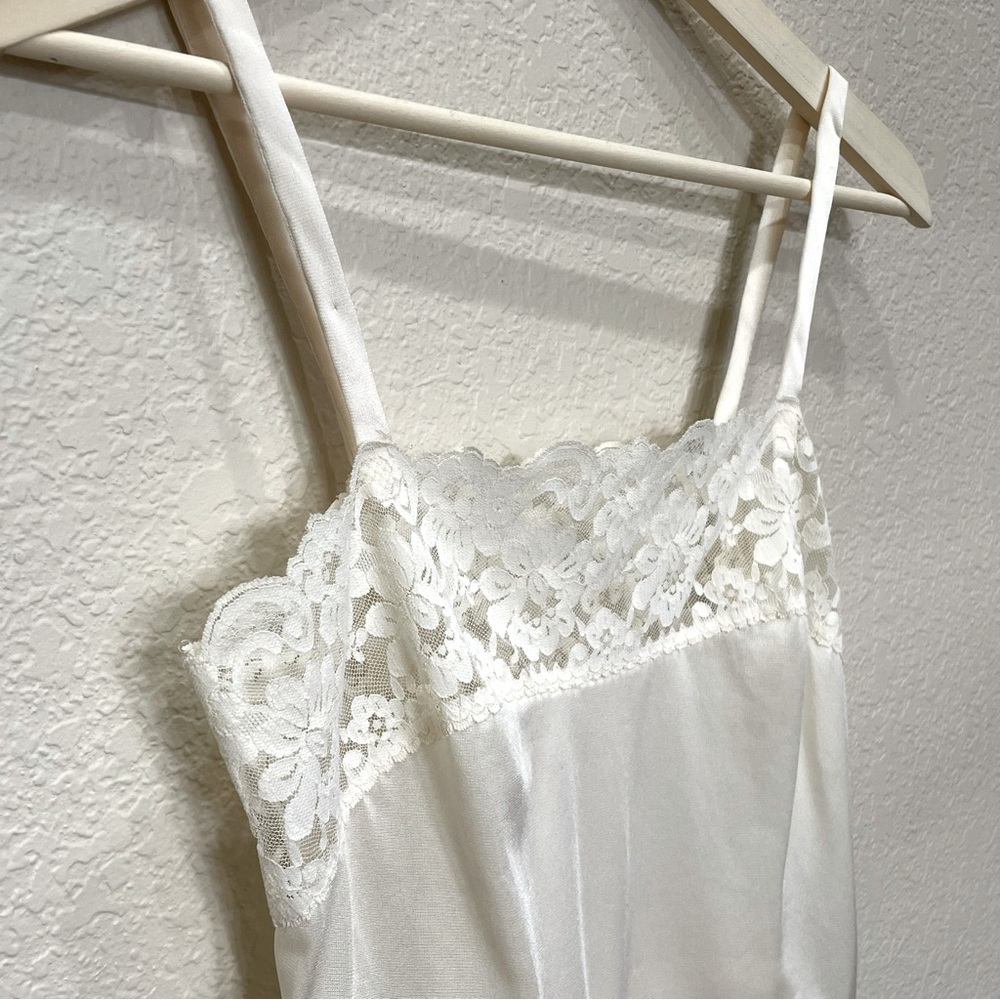 Vintage Elegant Off White Lace Cami Lingerie Top - Picture 3 of 9